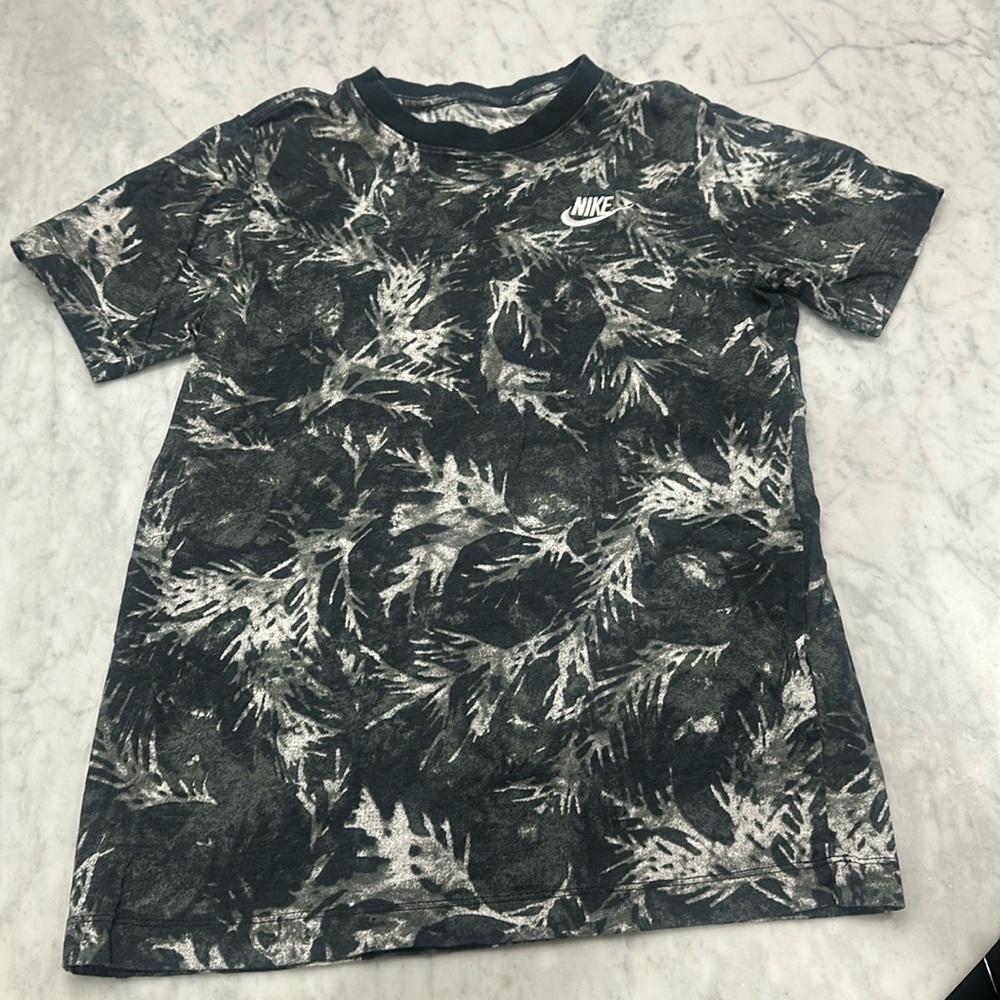 🔥🔥 Nike black and white tee